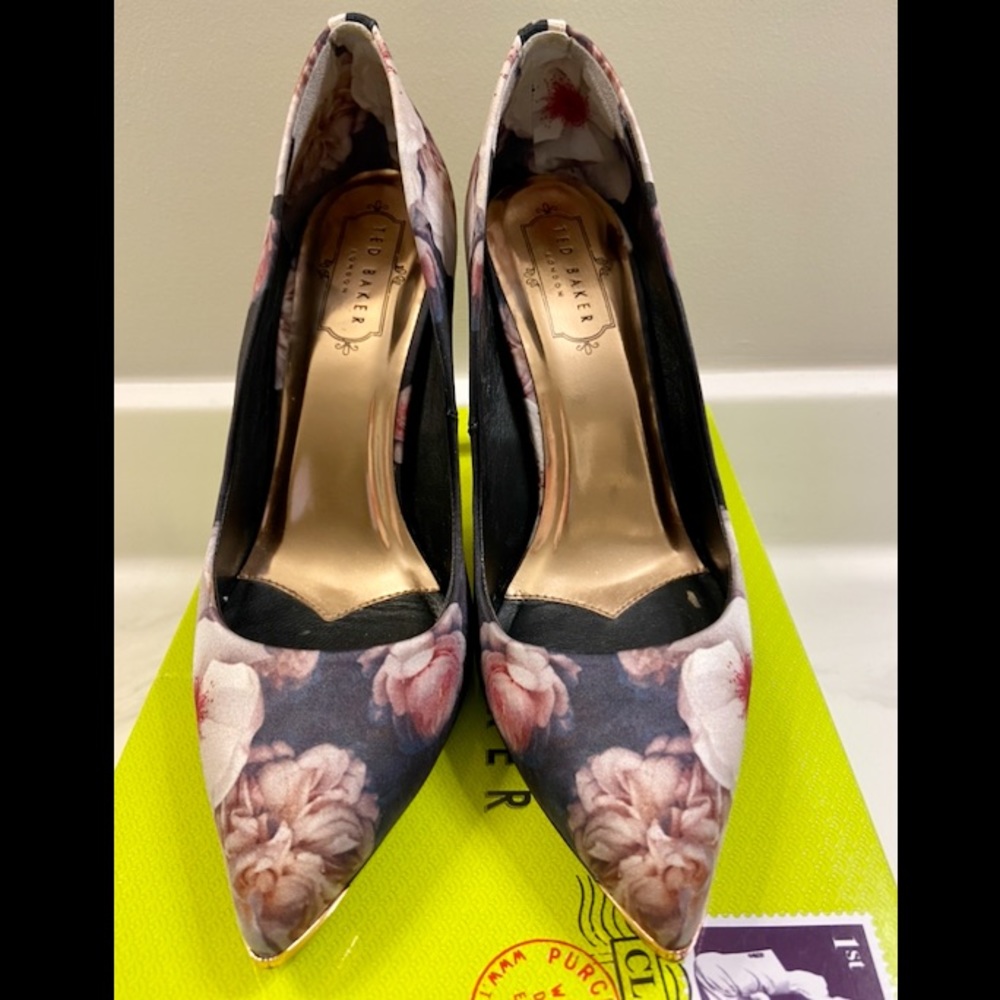 Ted Baker London Kawaap Pointed Satin Toe Pumps In Black Chelsea Print, size 7.5